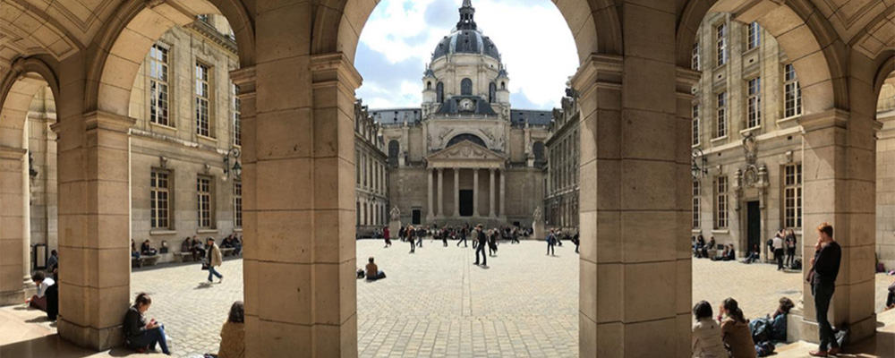 cour intérieur de la Sorbonne à Paris 75005 - nettoyage de bureaux