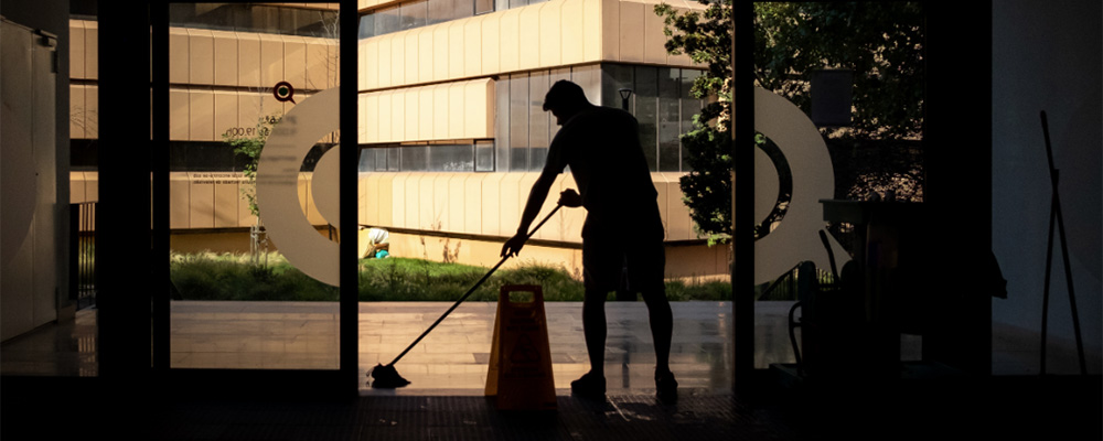 Société de ménage de locaux professionnel le soir ou le matin tôt pour des circulations impeccables